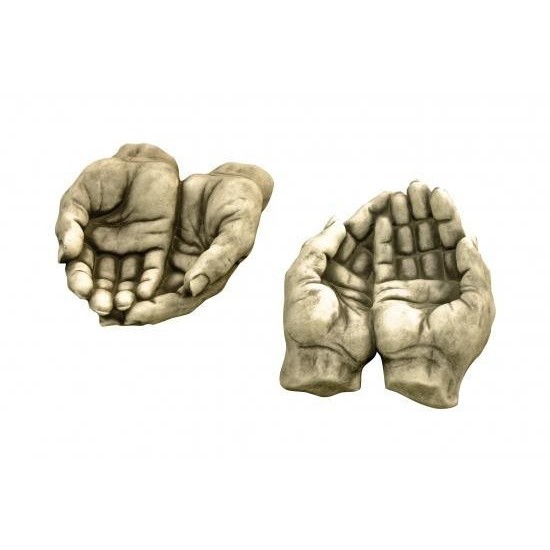 Grabschmuck Männerhände aus Stein mit Rosteffekt 21 cm lang