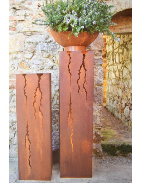 Deko Säule mit Rissen aus Edelrost  - Gartendeko