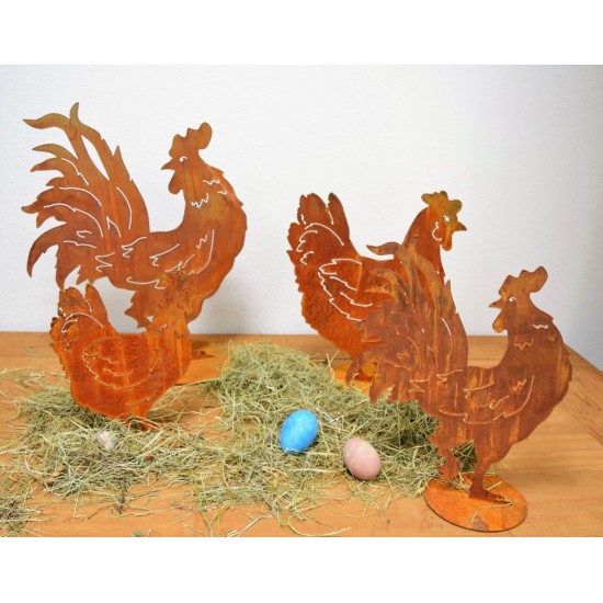 rostiger Hahn nach hinten schauend auf Platte - Höhe 40 cm - Breite 33 cm