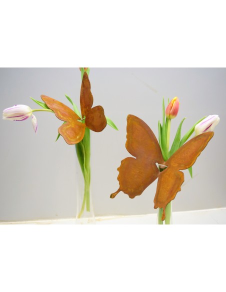 Glasvase mit Schmetterling verzieren