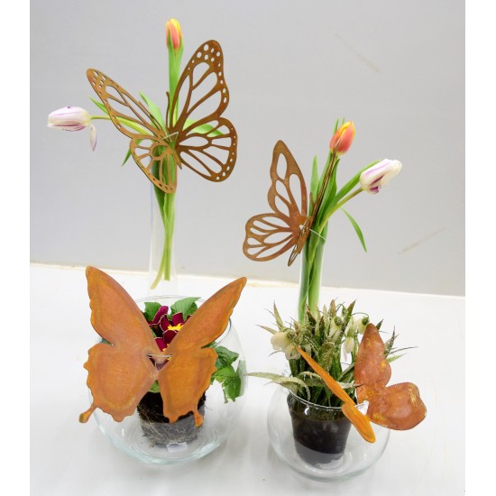 Blumenvasen verzieren Idee Schmetterlingsdeko