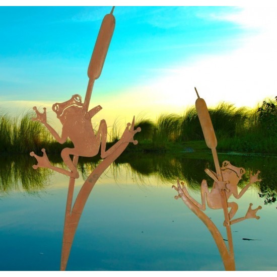 Gartenstecker Frosch am Schilfkolben