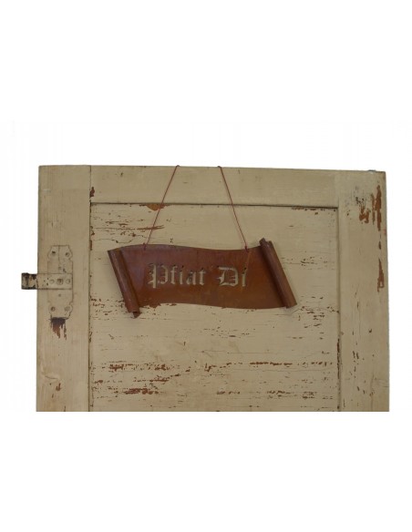 Rostiges Abschiedsschild für den Eingangsbereich