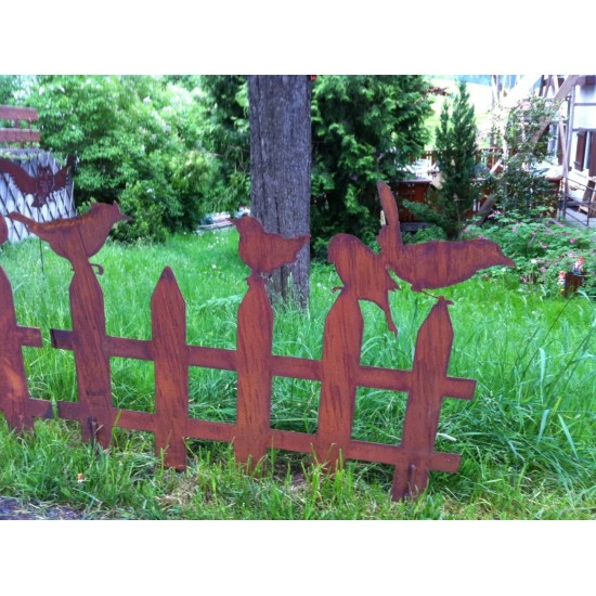 Nette Zaunumrandung als zusätzliche Verschönerung für Ihren Außenbereich