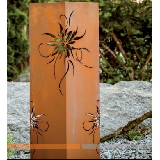 30 x 30 cm Rostsäule mit Blüten-Motiv, Höhe 100 cm Säule mit Blütenmotiv aus Edelrost
Diese Säule ist ein wahrer Hingucker. Bes