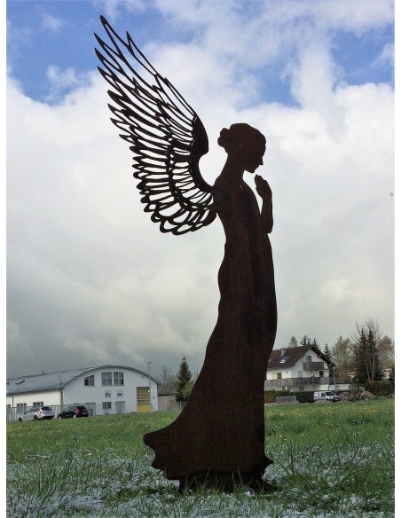 große Engelfigur Metall rostig