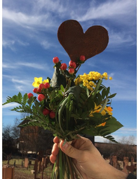 rostiges Deko Herz als Gartenstecker