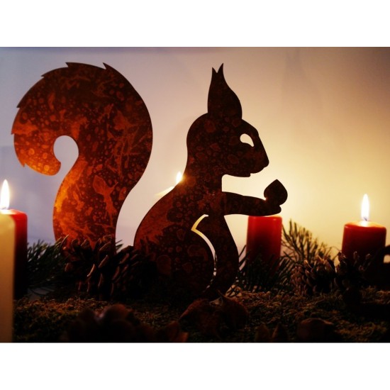 Fensterdeko Eichhörnchen mit Nuß