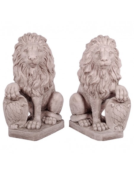 Steinguss - Sitzender Löwe mit Rautenschild rechts