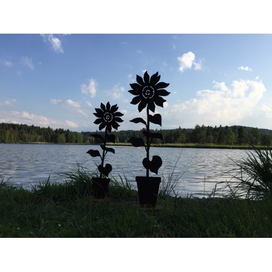 Deko Sonnenblume im Topf auf Platte