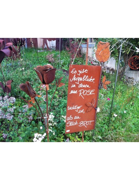 Es gibt Augenblicke, in denen eine Rose wichtiger ist als ein Stück Brot - rostige Spruchtafel - Rostschild XL 25 x 50 cm