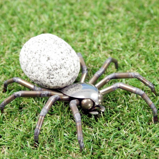 Deko Spinne aus Edelstahl und Stein