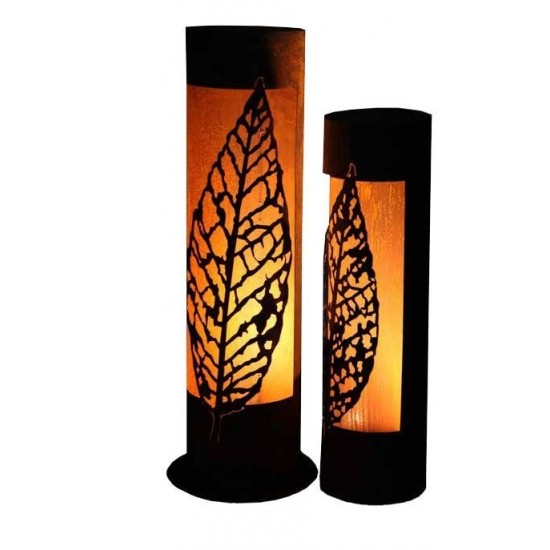 Edelrost Säule 'Willow' rund, mit schmalem Blatt, Höhe 120 cm aus rostigem Metall zur Gartendeko