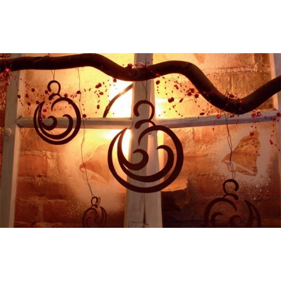 Fensterbild Christbaumkugel aus Metall