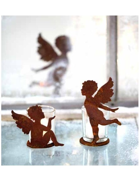 sitzende Putte vorne an der Platte Höhe 8 cm als Weihnachtsdeko