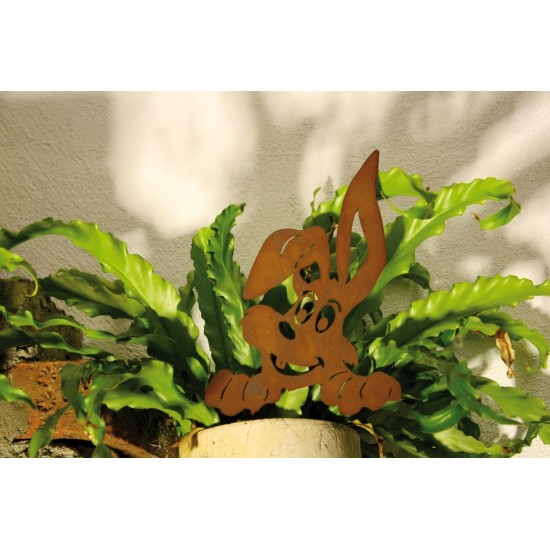 Topfstecker Hase schaut raus, Größe II, auf 17 cm Stab, Rost - Höhe 19 cm - Breite 15 cm