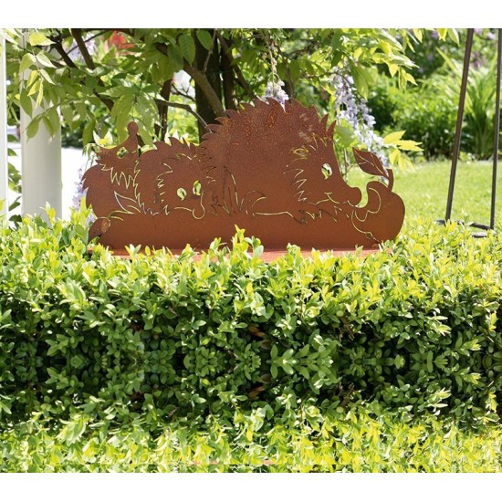 Igelfamilie auf Stab