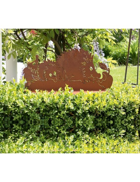 Igelfamilie auf Stab