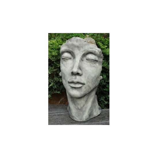 Steinguss Kunstobjekt: Gesicht "FRAU", Höhe 50 cm 