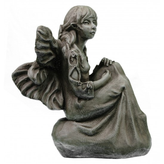 nachdenkliche sitzende Steinguss Fee 'Bluebell', Höhe  30 cm
