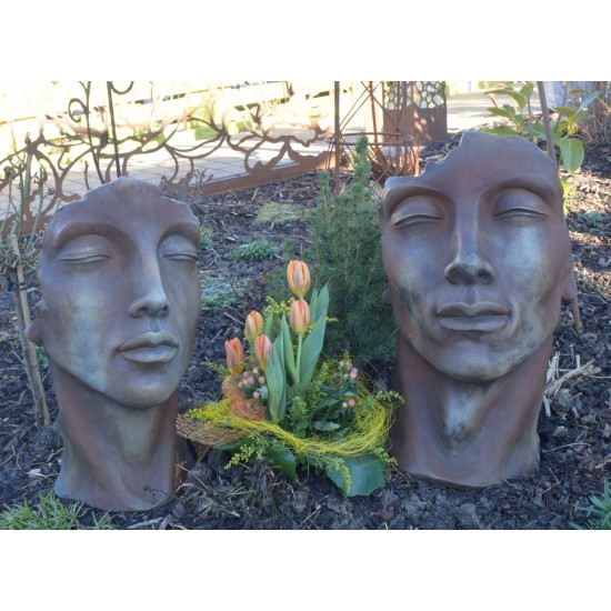 Steinguss Kunstobjekt: Gesicht "MANN" mit Rosteffekt, Höhe 53 cm 