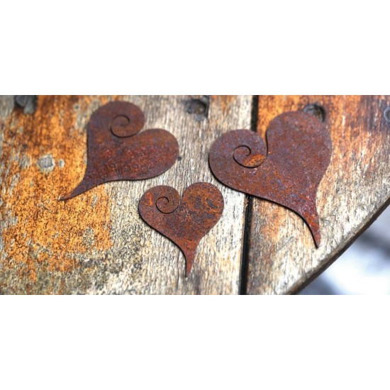 Herz Curl zum Aufhängen, Höhe 5 cm Rostdeko rostig Metall Dekofiguren