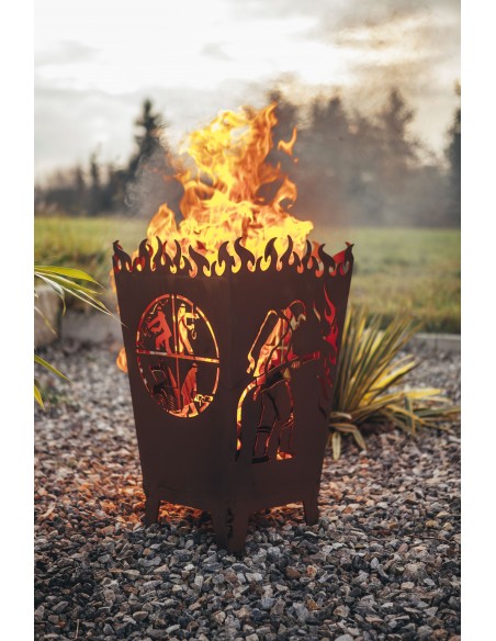 Edelrost Feuerkorb eckig 'Florian' Höhe 68 cm - rostige Lagerfeuerstelle mit Pfiff