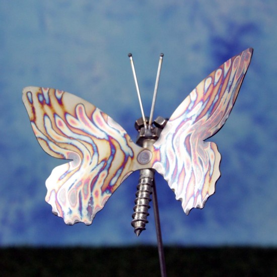 Edelstahl Schrauben 'Schmetterling' mit geflammten Muster auf Stab 75 cm Falter Metallmichl Metallfalter 