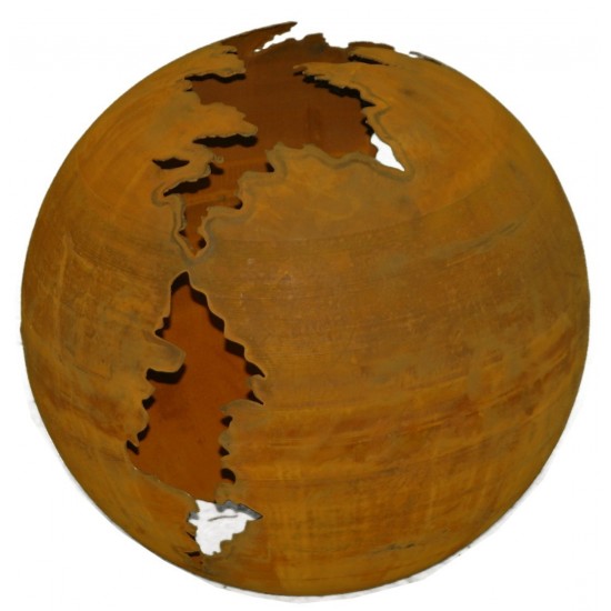 Edelrost Kugel 'Gravina' mit langem Riss oben, unten große Öffnung für Strahler zur Beleuchtung, Ø 40 cm