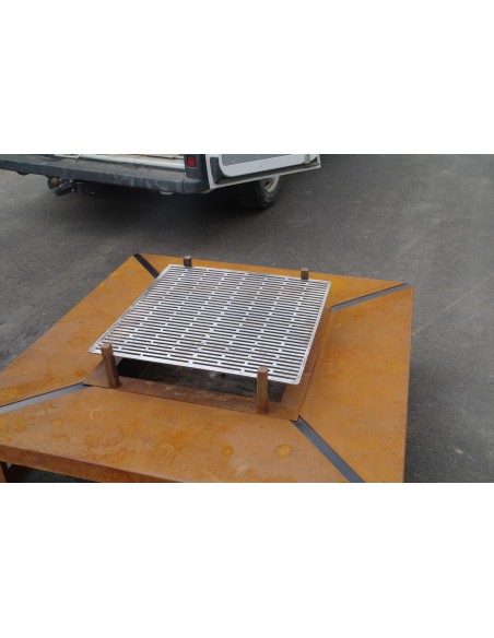 Rost Feuerstelle für das Grillset 'Friendship'  Höhe 39 cm, Länge 121 x 121 cm Rost Feuerstelle für das Grillset 'Friendship'  Höhe 39 cm, Länge 121 x 121 cm