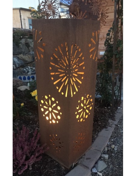 Edelrost Blütensäule 100 cm aus Edelrost Metall kein Corten zur Gartendeko von innen beleuchtbar Edelrost Blütensäule 100 cm aus Edelrost Metall kein Corten zur Gartendeko von innen beleuchtbar