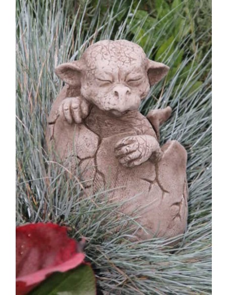 Steinguss Drachenbaby Rubin Höhe 20 cm als Gartendeko und für die Topfpflanzen