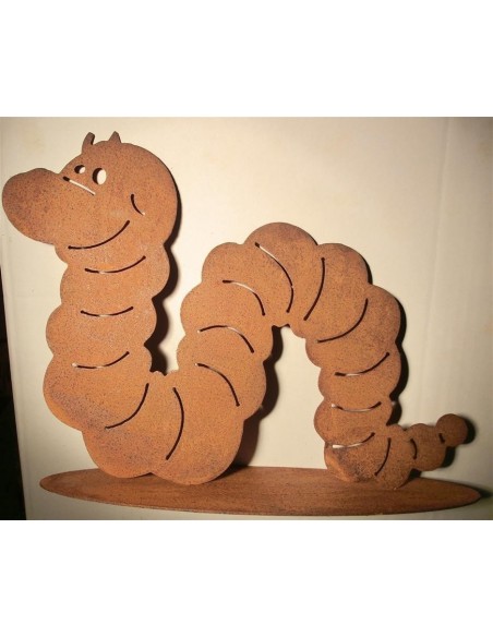 lustiger Wurm aus Metall mit Edelrostpatina auf Platte als Gartendeko und Geschenk