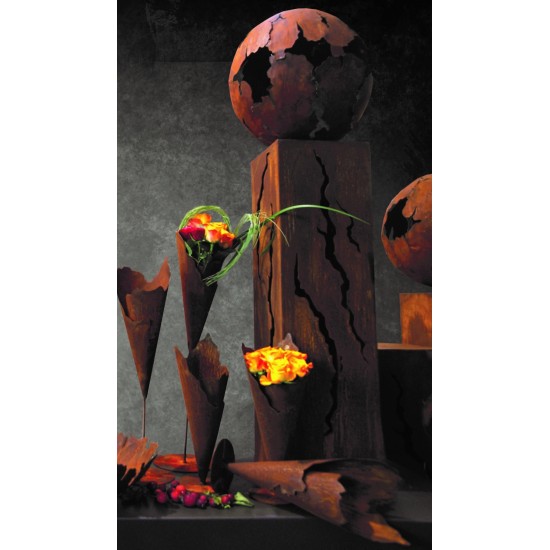 Edelrost Pflanztüte auf Platte 30 cm hoch Metalltüte zur Dekoration für Blumensträße und Gestecke