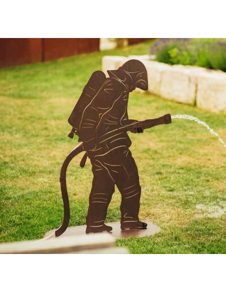 Edelrost Feuerwehrmann auf Platte als Brunnen aus rostigem Metall zur Gartendeko und als Geschenk Edelrost Feuerwehrmann auf Platte als Brunnen aus rostigem Metall zur Gartendeko und als Geschenk
