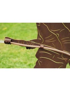 Edelrost Feuerwehrmann auf Platte als Brunnen aus rostigem Metall zur Gartendeko und als Geschenk 2