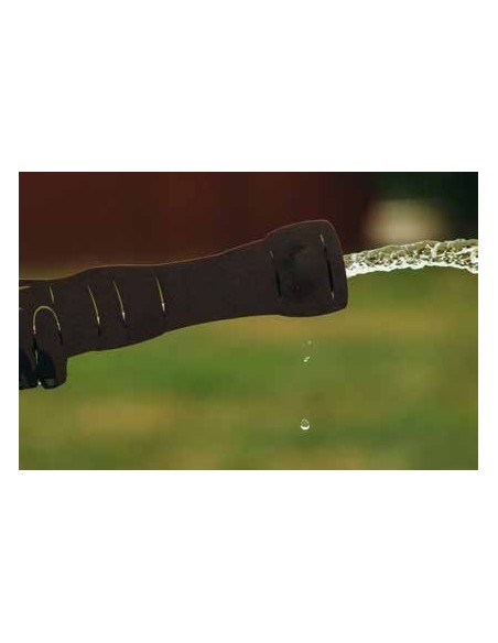 Edelrost Feuerwehrmann auf Platte als Brunnen aus rostigem Metall zur Gartendeko und als Geschenk Edelrost Feuerwehrmann auf Platte als Brunnen aus rostigem Metall zur Gartendeko und als Geschenk