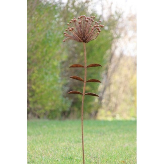Rostblume Eloise als Gartenstecker aus Édelrost Metall zur Gartendeko und als Geschenk