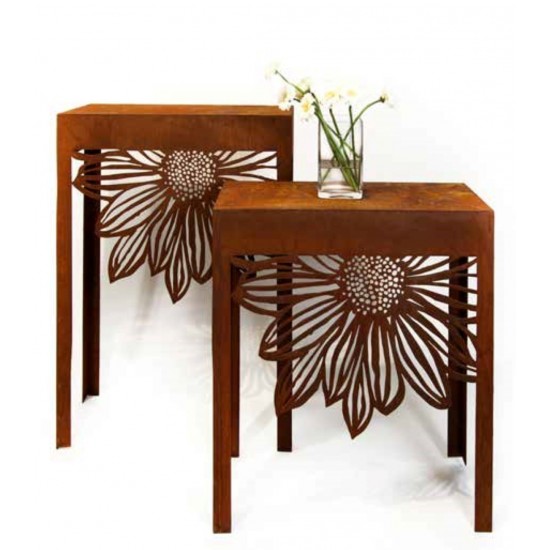 Rost Deko Tisch Gartenmöbel aus Metall mit Blumenmuster