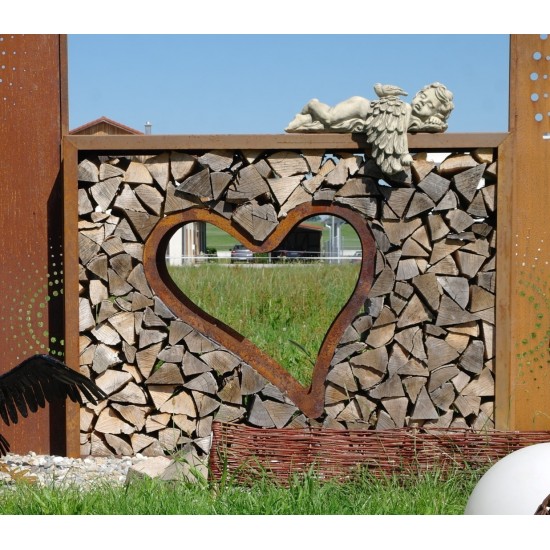 Kaminholzregal aus Metall mittels Bausatz - weitere Kombi mit Dekoartikeln von Metallmichl