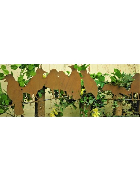 Edelrostdeko-Raben auf Stange 3er Gruppe Variante3 - Stimmungsbild 2 Edelrostdeko-Raben auf Stange 3er Gruppe Variante3 - Stimmungsbild 2