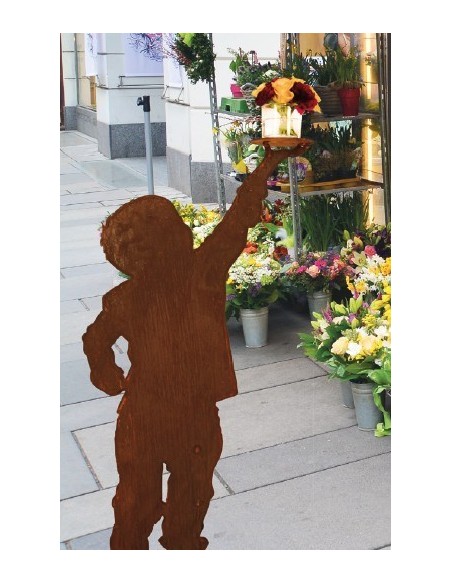 Deko Blumenkind "Max" mit Tablett für Blumendeko  als Ladendeko Idee