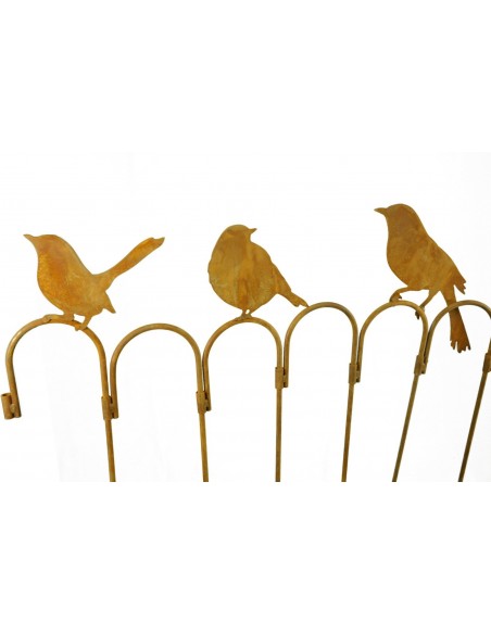 Deko aus Rost verbindbare Zaunelemente als alternative Gartenabgrenzung