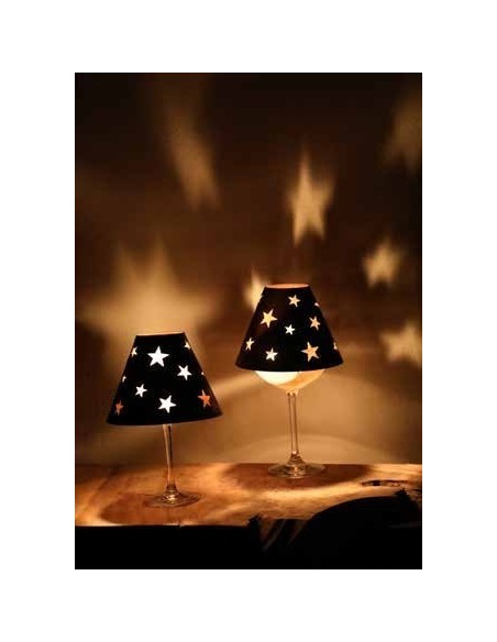 Weinglas Lampenschirm  mit Sternen - kreative Tischdekoration