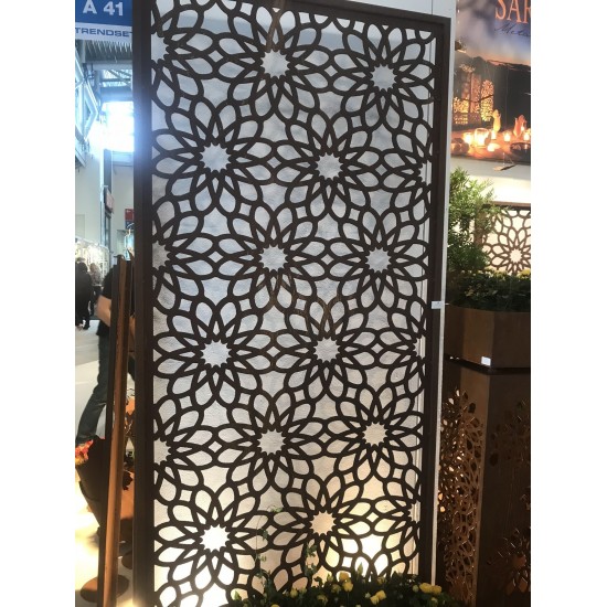 Blumiger Sichtschutzzaun "Tequila Sunrise", Gartenparavent, Beleuchtung des Paravents, Metalldeko, Blumendeko