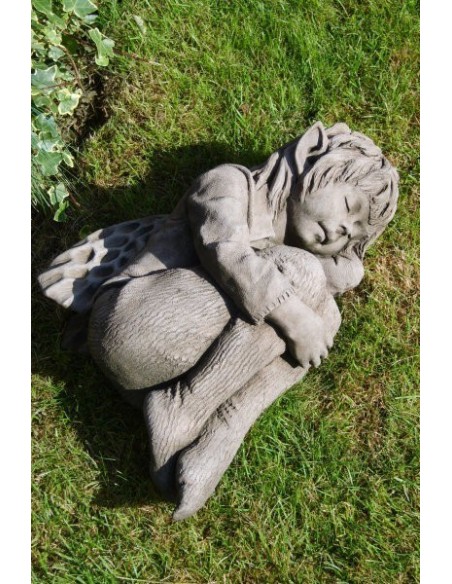 Steinfigur Elfe "Faye" schlafend - Breite 32 cm