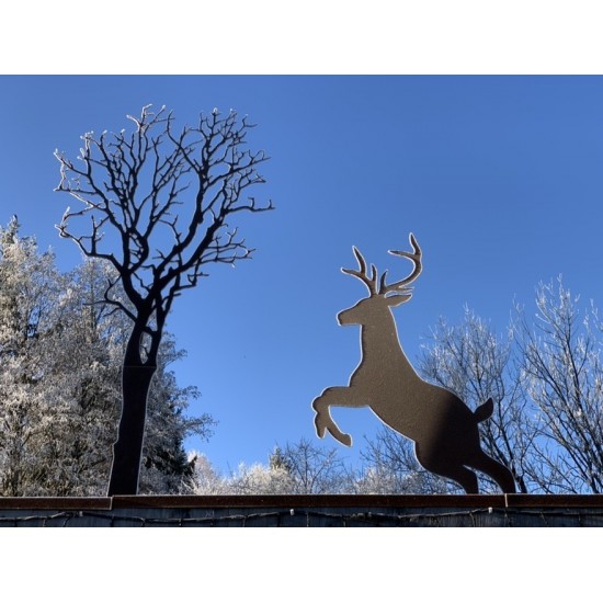 Gartendeko Rost Baum als Silhuette mit Ästen ohne Blätter Dekobaum, mit Reif im Winter