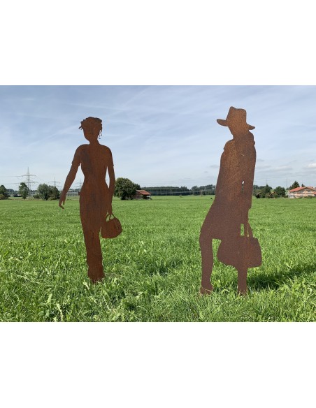 lebensgroße Gartenfiguren Frauen mit Handtasche  lebensgroße Gartenfiguren Frauen mit Handtasche