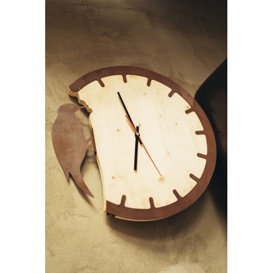 lustige Wanduhr Metall Ø 40 cm mit Specht als Wohnzimmeruhr