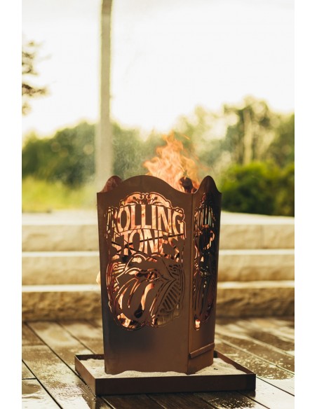 Feuerkorb eckig Rolling Stones "LICKS" aus Edelrost Höhe 66 cm 32 x 32 cm